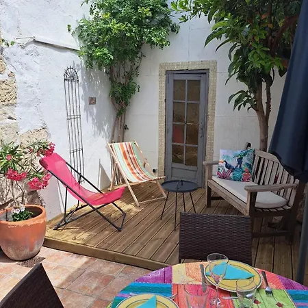 Holiday home Maison Typique Intra-muros Aigues-Mortes